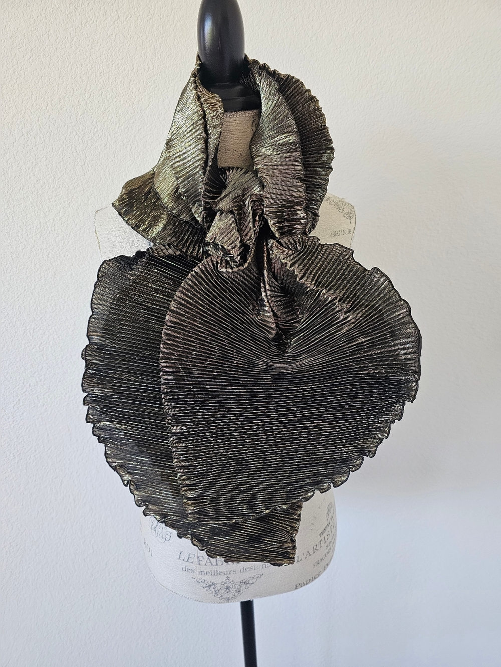 Linda Dano Vintage Pleated Accordion Shawl - Black & Gold Metallic Lurex​
